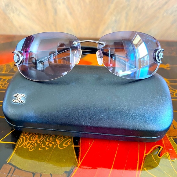 CHANEL CC in frame 90’s rimless sunglass